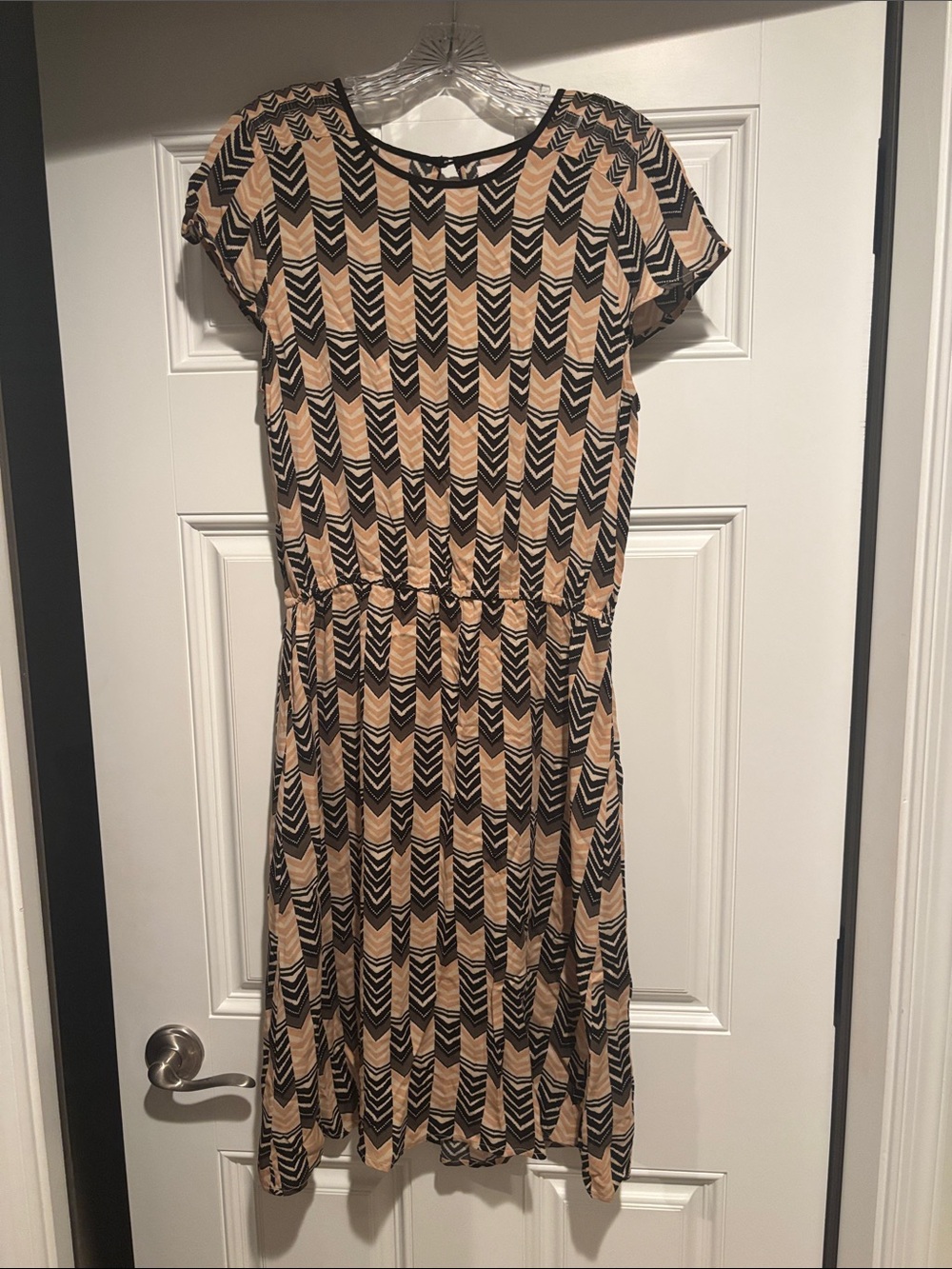 Velvet by Graham & Spencer Beige and Black Chevron Midi Dress